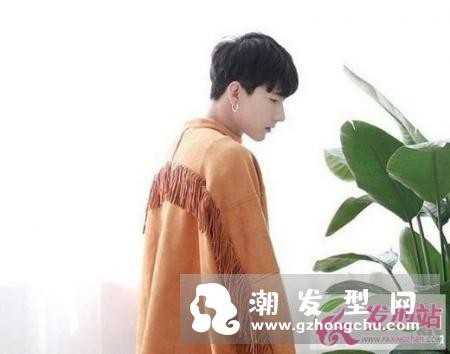 男生清爽帅气短发发型图片