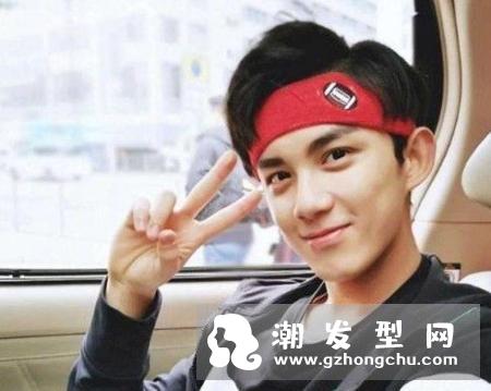 男生发带怎么戴好看 易烊千玺发带造型图片