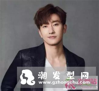 男生侧分发型 帅得不要太明显