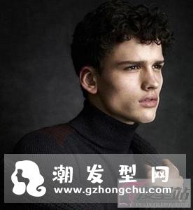 男生适合的烫发发型 小卷烫发灵动显发量