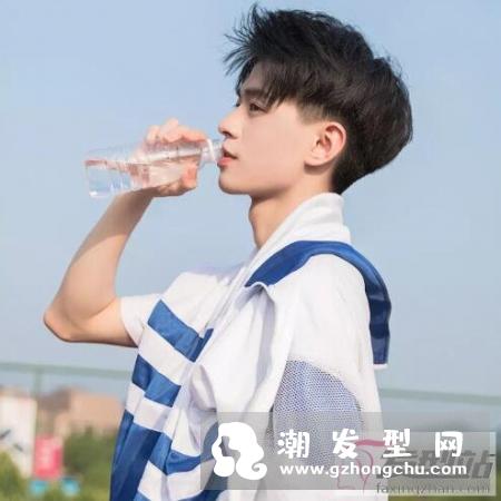 男生最流行发型怎么剪 时尚又帅气展现男神气质