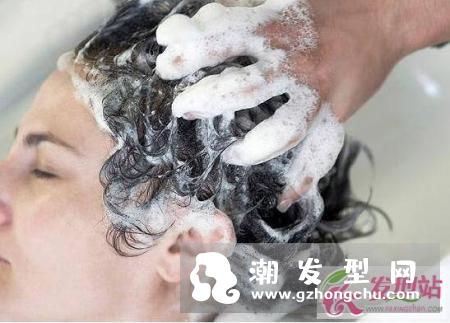 先洗澡还是先洗头？正确的洗澡与洗头发顺序