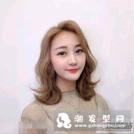 锁骨发怎么烫好看 锁骨卷发型不挑人还超耐看