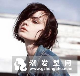 王子文短发叫什么发型 斜刘海还是长短不齐的刘海好看