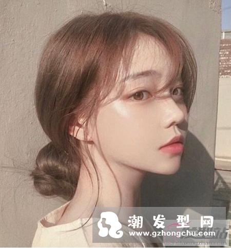 简单韩式慵懒低发髻盘发 一分钟就能学会的韩式盘发教程