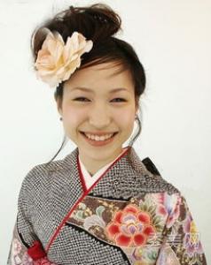 日系女生盘发发型教程 甜美又温柔尽显女人优雅韵味