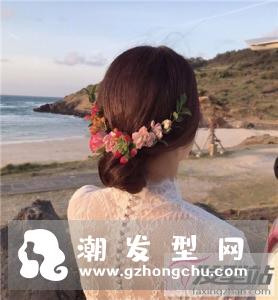 新娘发饰盘发发型 花朵发饰盘发清新浪漫