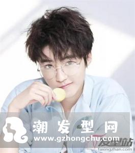 男生温柔风卷发设计 暖男花泽类同款
