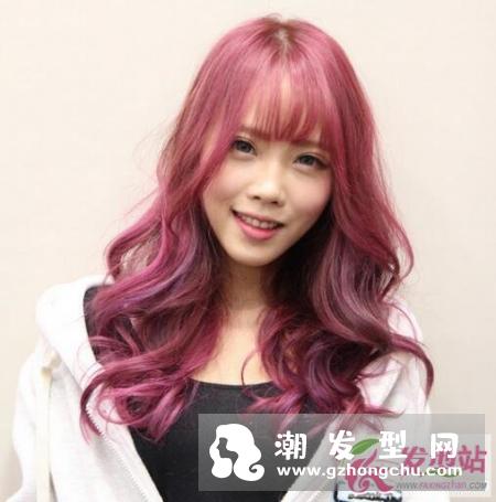 染发和烫发哪个更伤头发？如何减少染发或烫发伤害？