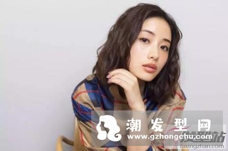 锁骨发怎么烫好看 锁骨卷发型不挑人还超耐看