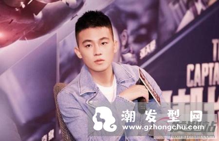 最受欢迎的男生发型有哪些 酷帅个性型男魅力十足