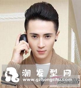 男生朋克风短发发型 帅气酷炫打造个性潮男