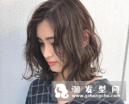 国民老公李溪芮发型叫什么 乔安好同款短发小波浪卷图片