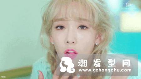 学生盘发简单又好看 摇身一变气质美少女