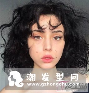 泡面头又双叒叕流行 初恋发型成爆款