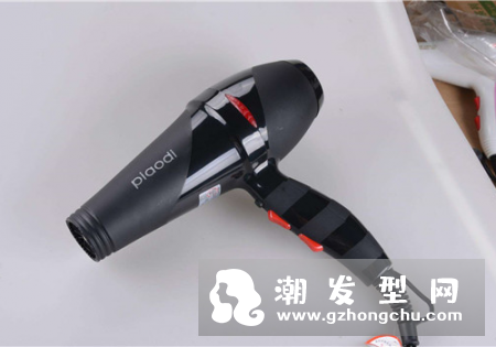 吹风机会不会爆炸 功率一般多大