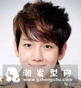 男生好看的发型 微烫发型尽显潮男气质