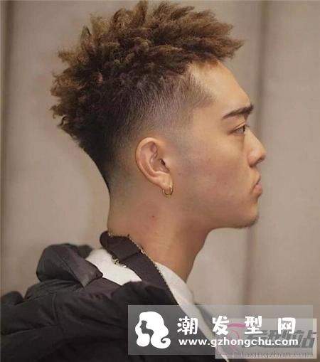 锡纸烫爆炸头发型 朋克照样帅翻天