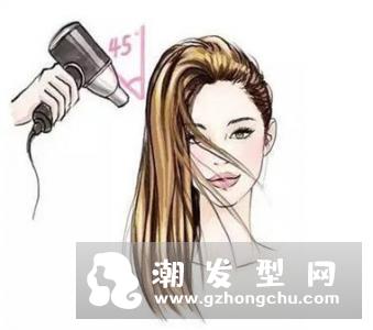 蓬松发型怎么打造 巧借吹风机来DIY