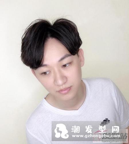 男生中分发型韩版烫 帅气欧爸渐层卷正式解锁