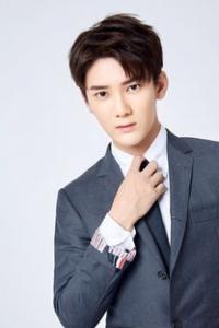 男生短发黑人烫造型 吸睛亮眼制造高回头率