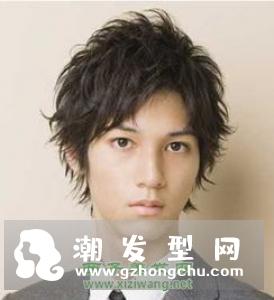头发扁塌男生适合的发型 时髦烫发打造帅气潮男