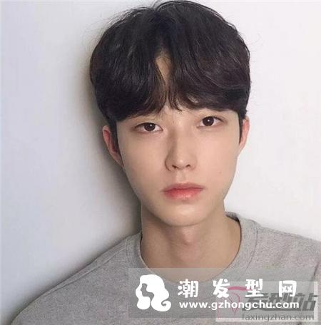 大额头男生适合的发型 “半露额”刘海让你颜值暴涨