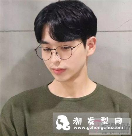 韩式流行“M字头”发型 帅哥发型模板剪这款