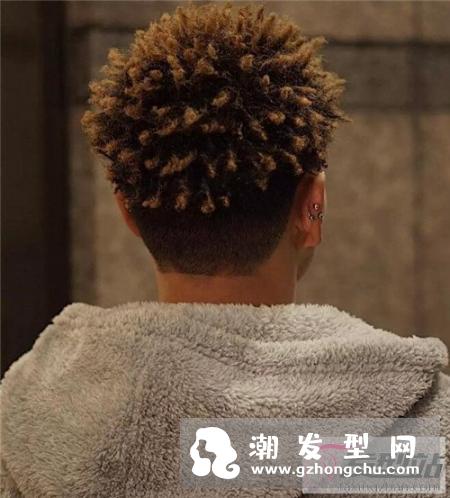 锡纸烫爆炸头发型 朋克照样帅翻天