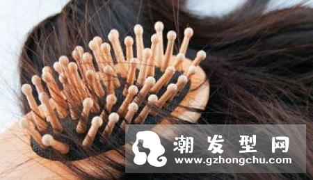 头发干枯怎么办 小窍门让发丝柔顺光滑