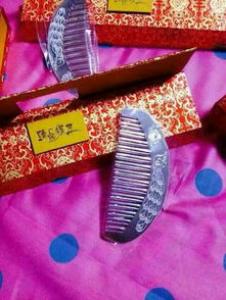 银梳子怎么梳头好 送纯银梳子是什么含义