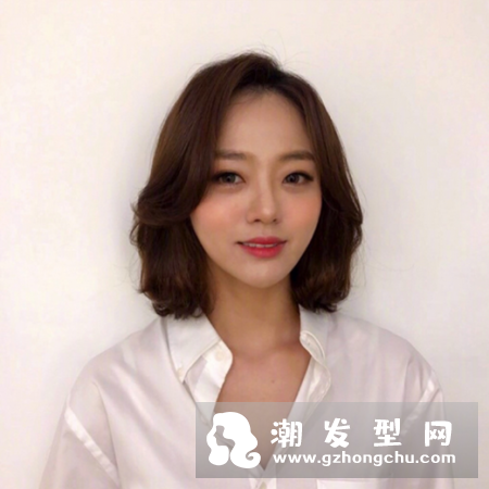 当下流行的短发发型 染什么颜色好看