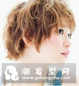 2018女生短发烫发流行发型图片 什么脸型适合短发