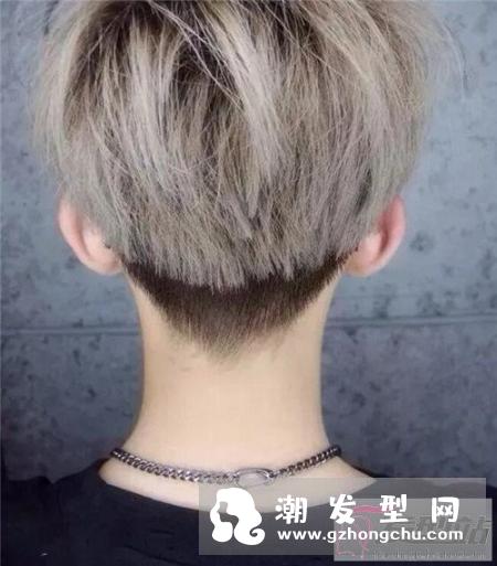 男生后脑勺扁平发型 剃半边 雕刻打造帅哥