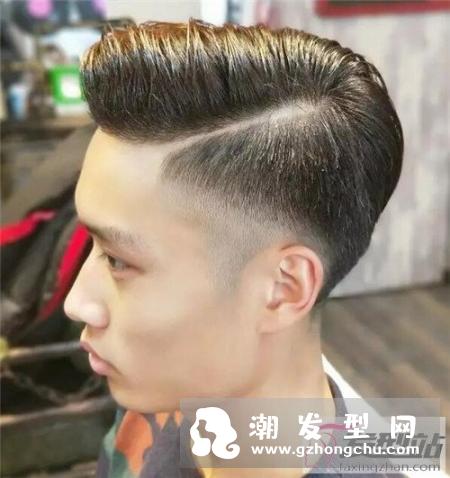 经典男生短发铲两边 三七分背头“切一道”更酷