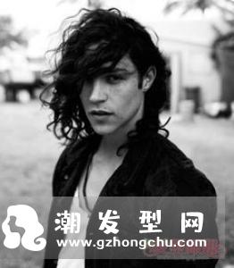 方脸男生适合什么发型 韩式男发修颜显嫩超有型
