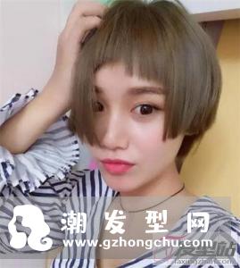 女生短发剪到什么位置最好看 今年流行齐腮短发清新修颜