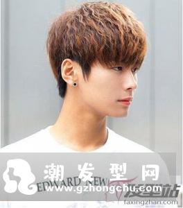 帅气男生烫发发型 蓬松感细卷烫发打造潮男