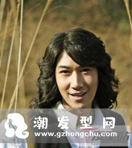 男生齐肩发怎么留 这样剪极具时尚绅士范