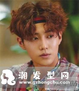 微烫发型男蓬松学生 阳光帅气尽显青春活力