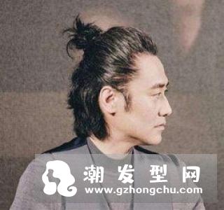 男生丸子头怎么扎好看 简约扎法减龄吸睛反差萌