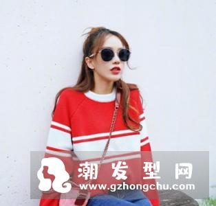 黄一琳发型图片 丸子头公主头还挺好看的