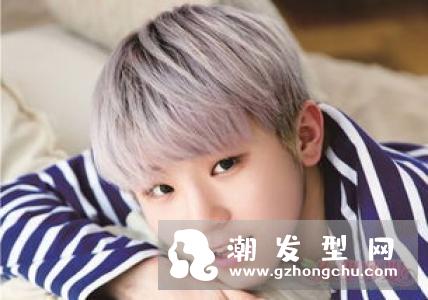 男生奶茶色染发发型 搭配烫发轻轻松松变暖男