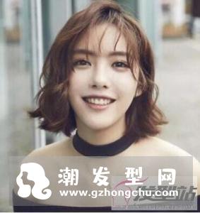 女生空气烫短发发型 凌乱与慵懒兼得美出新高度