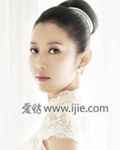 中式新娘盘发发型 简约浪漫极具古典美