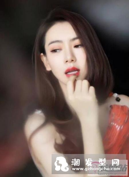女神波浪长发卷 多种风格都能轻松驾驭