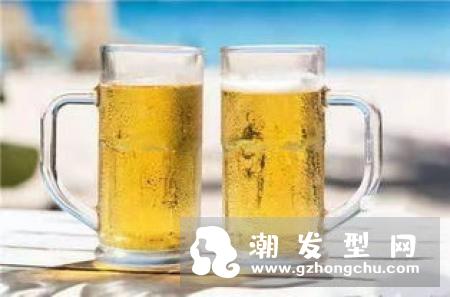 啤酒洗头对头发有什么好处 啤酒洗头的正确方法步骤介绍
