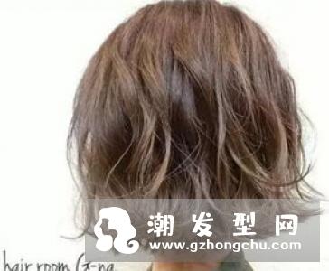 金棕色头发是什么颜色 颜色变深用什么颜色好