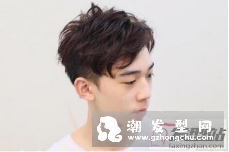 男士三七分偏分发型 跟上韩星风潮并保留自我风格