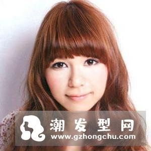 焦糖色头发适合什么人 搭配什么发型好看